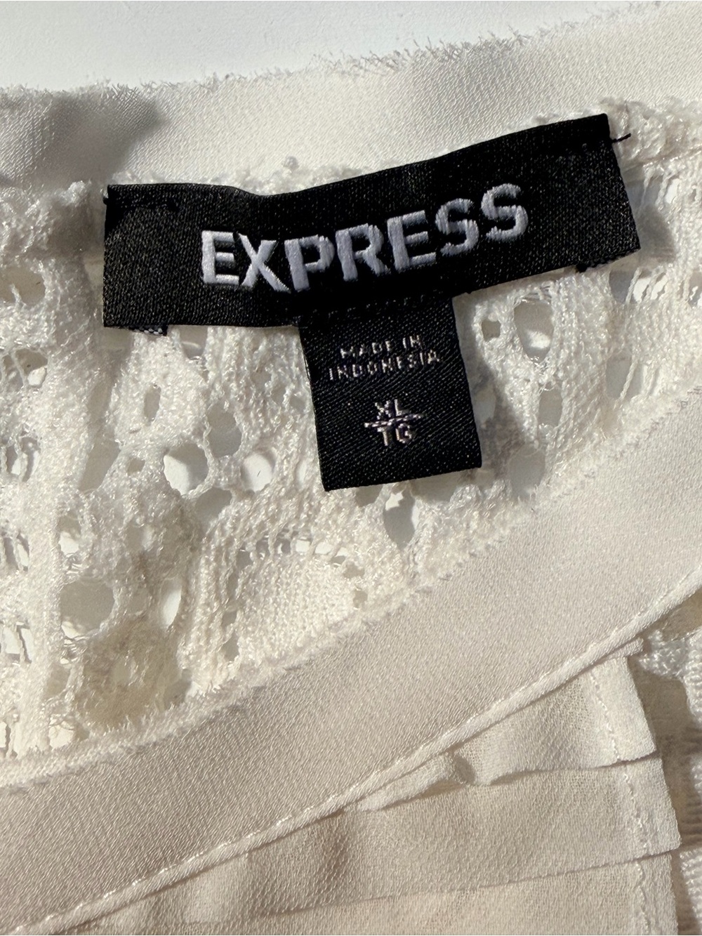 Express Cream Lace & Pleated Ruffle Romantic Blouse Ivory Women’s XL - Picture 6 of 7